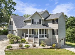 1327 Martin Ln, La Follette, TN 37766