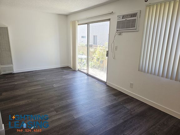 4th image of 13755 Sherman Way #103