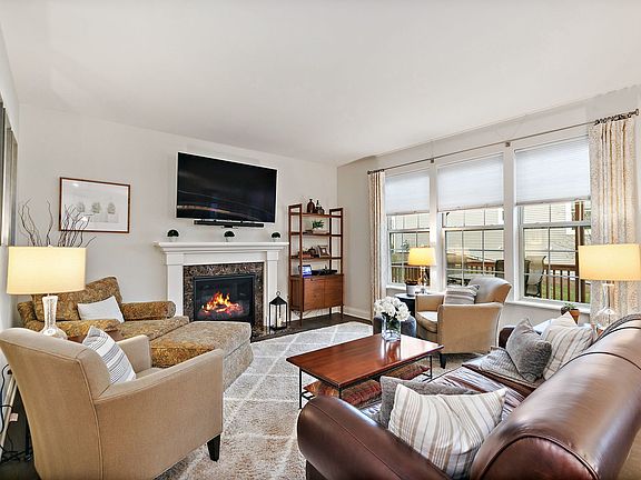 3rd image of 1108 Black Cherry Dr
