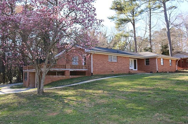 1st image of 294 Pineview Dr