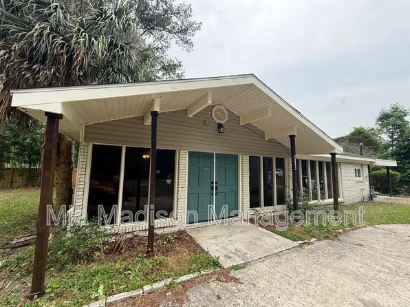 2233 E Derenne Ave, Savannah, GA 31406