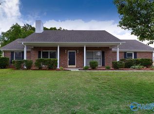 101 Summerset Ln, Huntsville, AL 35811