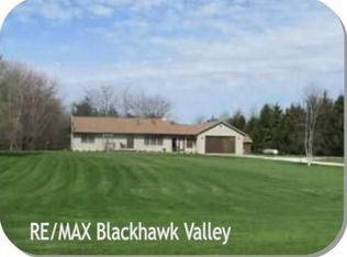 10420 96th Street Ct W, Taylor Ridge, IL 61284