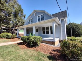 330 8th Avenue Dr NW, Hickory, NC 28601
