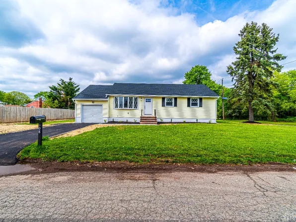 108 Fleming St, Piscataway, NJ 08854