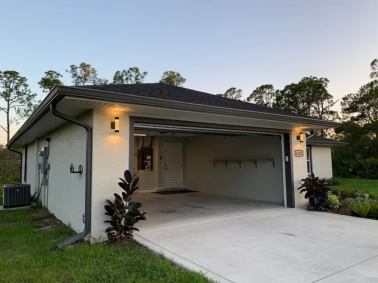 4501 Talbot St — Photo 4