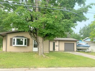 8 Fairway Dr, Kincheloe, MI 49788
