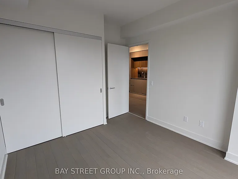 322 Dupont St #610 — Photo 9