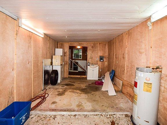 3rd image of 805 E Norman St