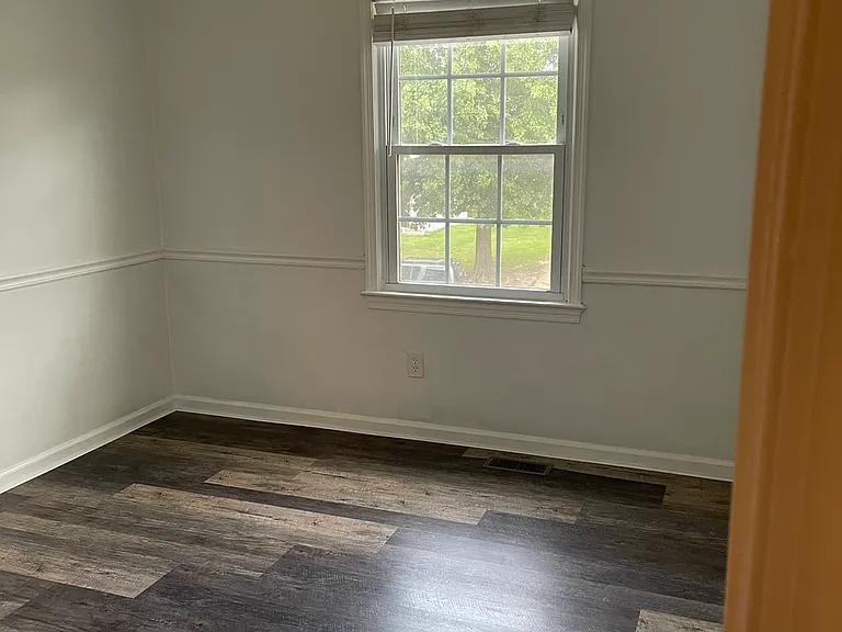 Guest bedroom 1