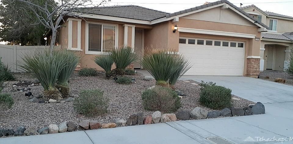 1st image of 16844 Desert Lily St