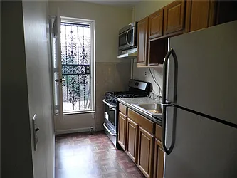 Rented by R New York