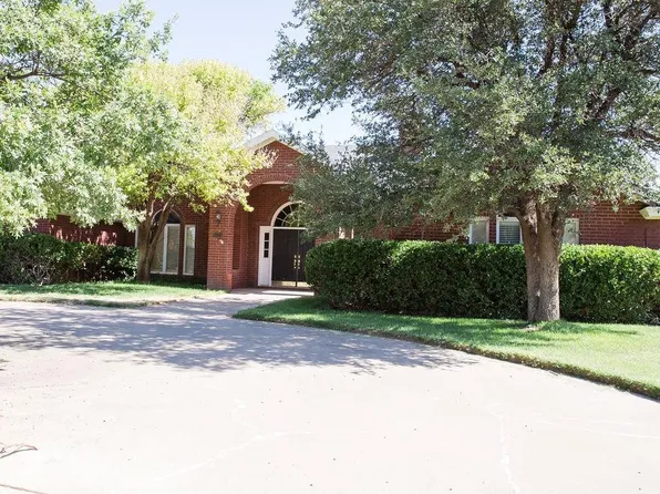 310 Mesa Cir, Plainview, TX 79072