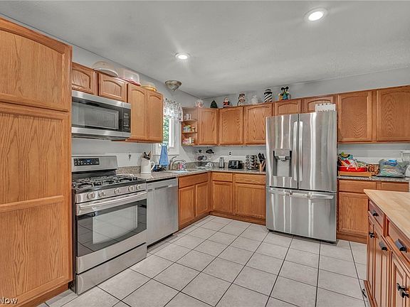 5th image of 20338 Westwood Dr