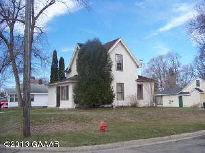 3rd image of 221 9th Ave E