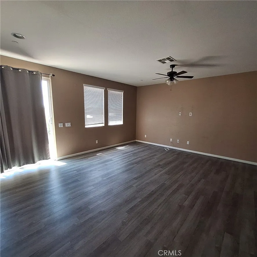 3 bed, 2000 sqft, $3,595 — Photo 3