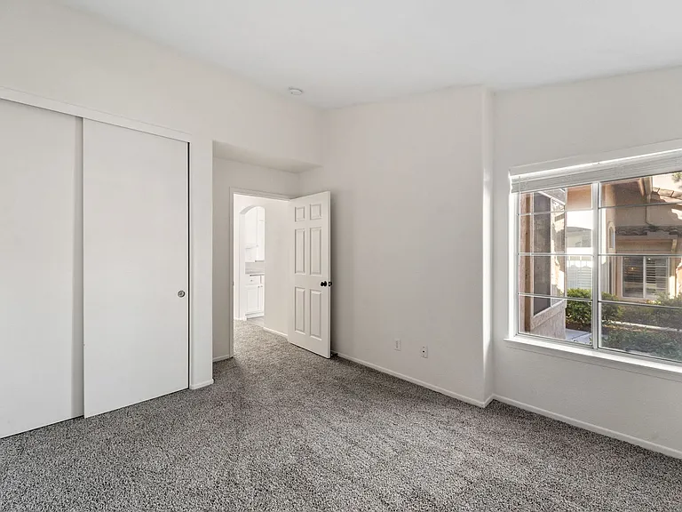 2394A Greenbriar Dr — Photo 17