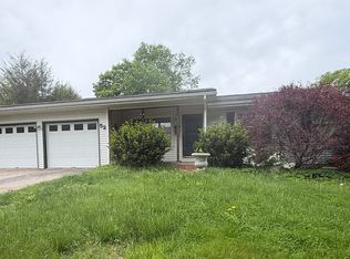 52 Locust Ave, Southbridge, MA 01550