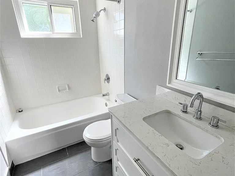 820 3rd Ave NW #2 — Photo 4