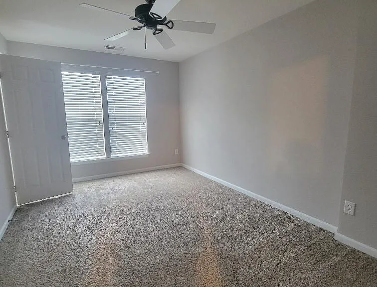 2339 Whitford Ln — Photo 23