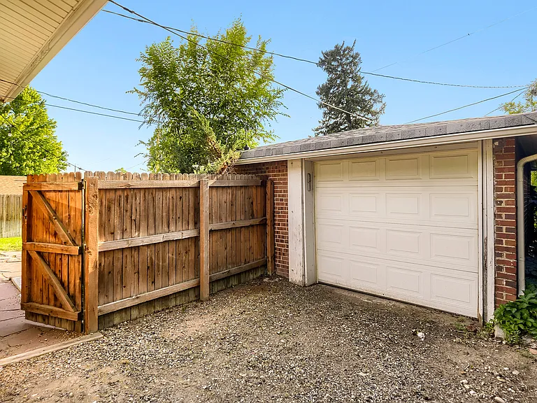 2727 Perry St — Photo 24