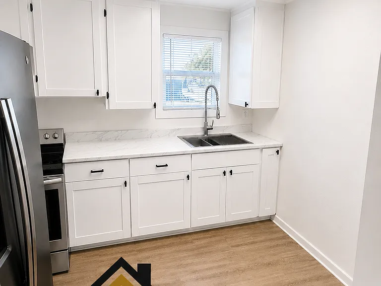 955 W Hermiston Ave #15 — Photo 4