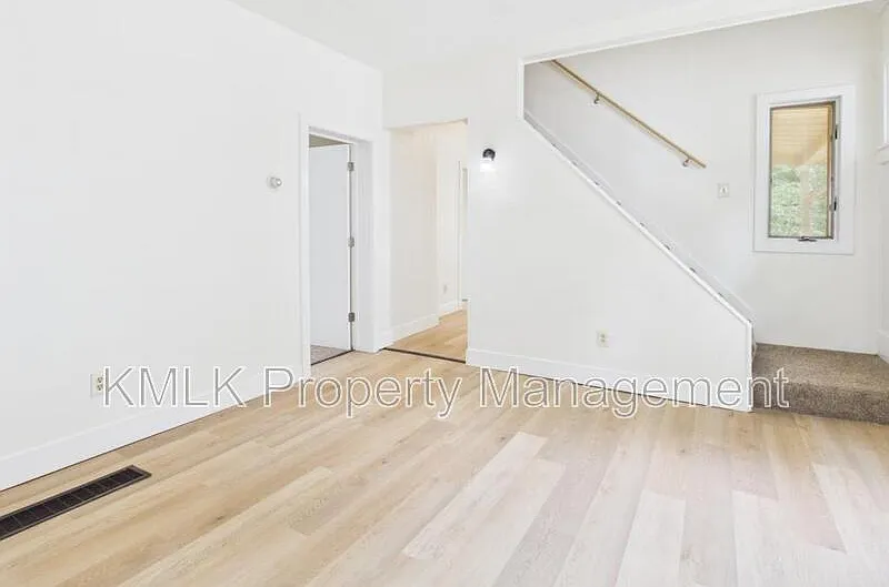 4 bed, 2.0 bath, 1370 sqft, $1,195 — Photo 3