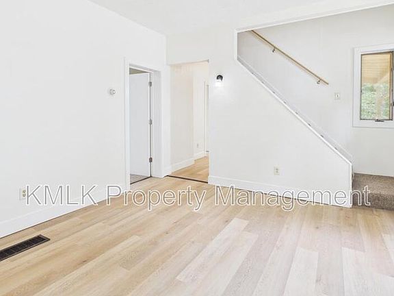 3rd image of 508 Crouse St