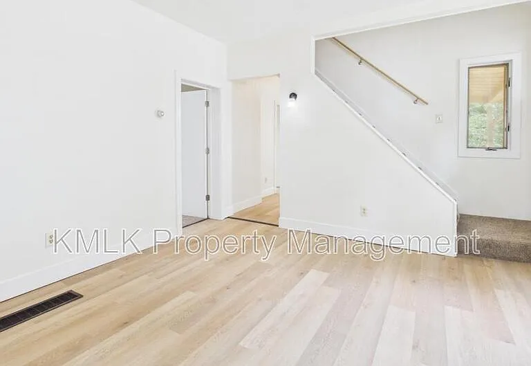 508 Crouse St — Photo 3