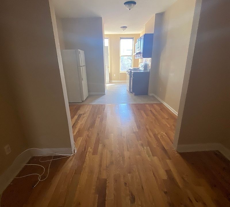 1st image of 414 Stanhope St APT 3R