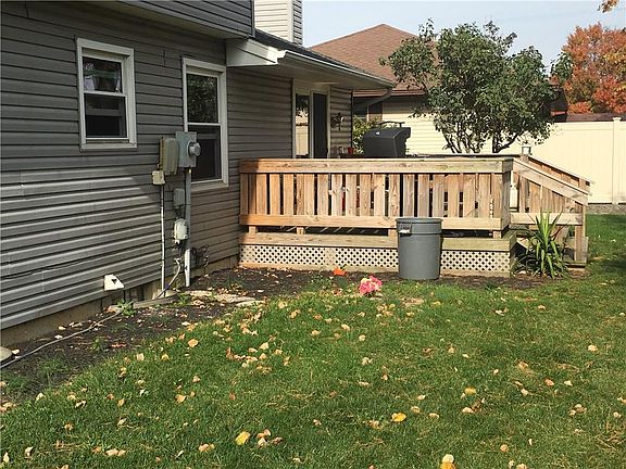 3rd image of 1202 Oakview Dr