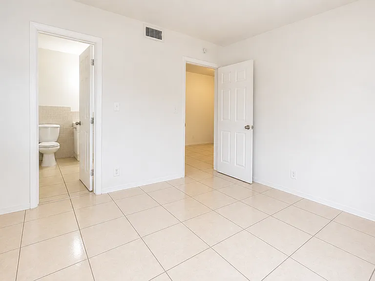 2830 Fillmore St — Photo 9