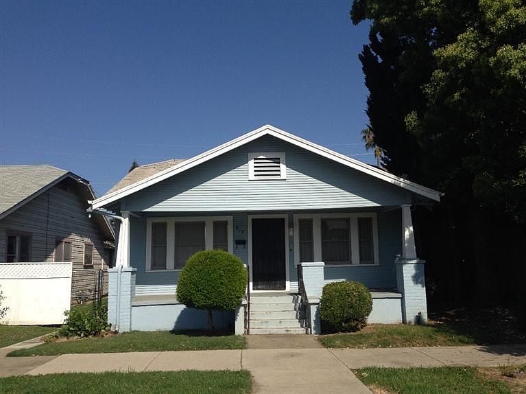 1st image of 913 I St