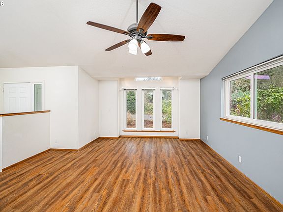 5th image of 3220 31st St