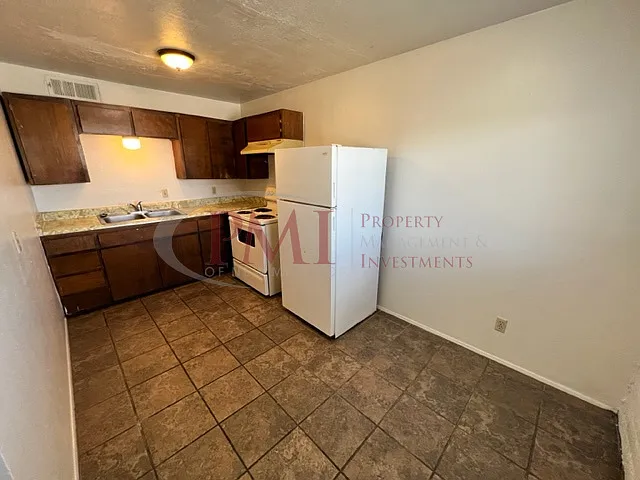 1120 Plain Street A7 — Photo 33
