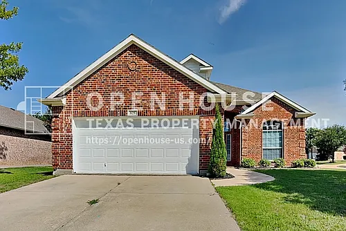 828 Pebblecreek Dr Photo 1