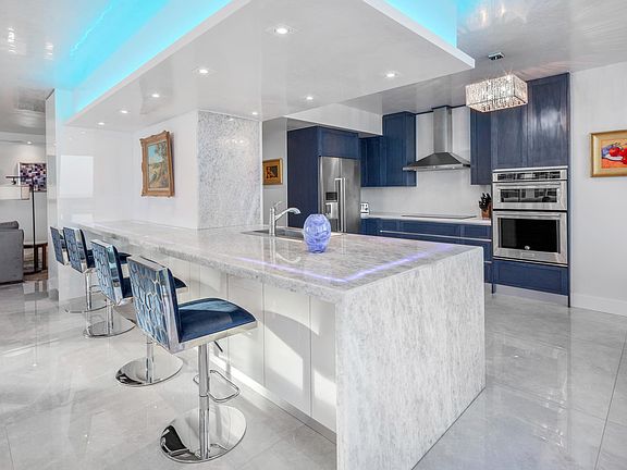 4th image of 4779 Collins Ave APT 3703