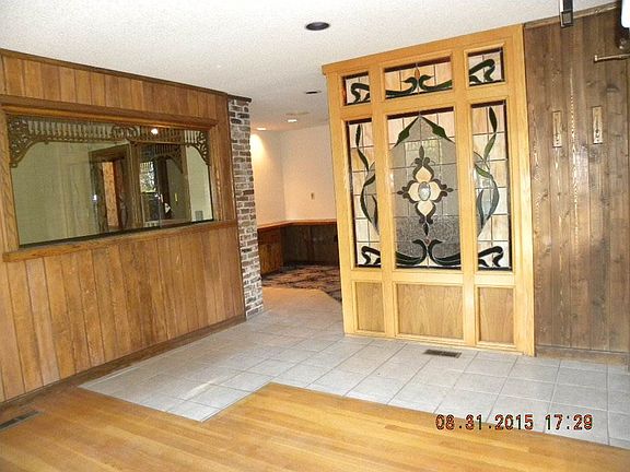 Opposite Side Front Entry