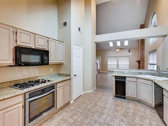 5th image of 2629 Misty Glen Dr