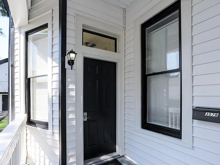 307 W 36th St #B — Photo 39