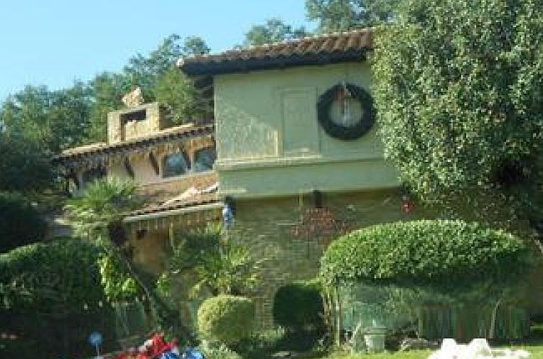1st image of 302 Bluffhill