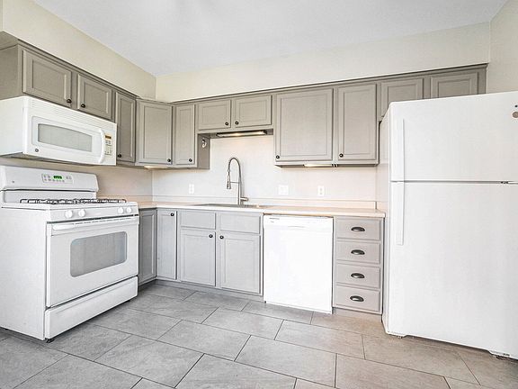 5th image of 1760 Woodlawn Ave SE