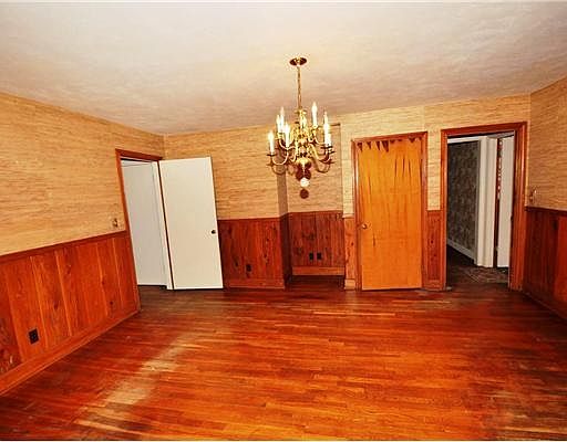 4th image of 5520 Camelot Dr
