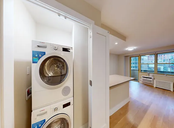 310 Greenwich St #11L — Photo 8