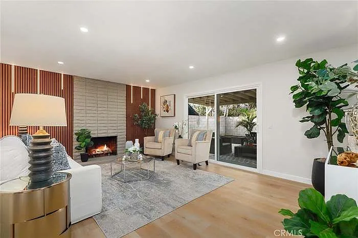 1725 W Harvard St — Photo 3