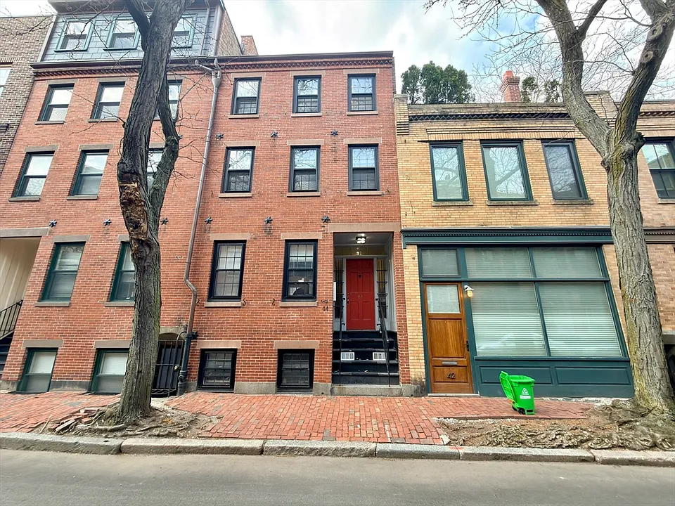 44 Melrose St #4
