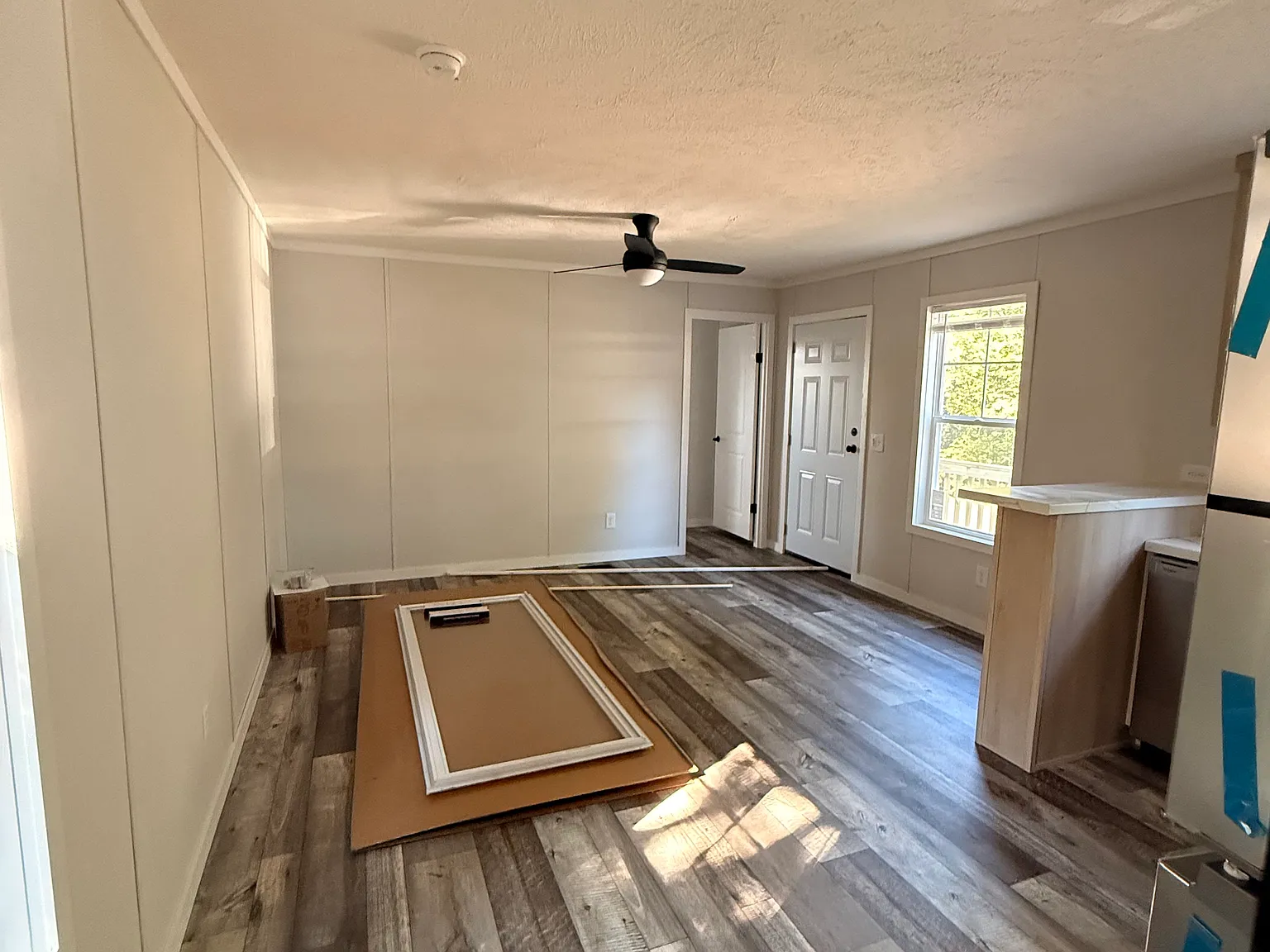 3 bed, 900 sqft, $1,100 — Photo 2
