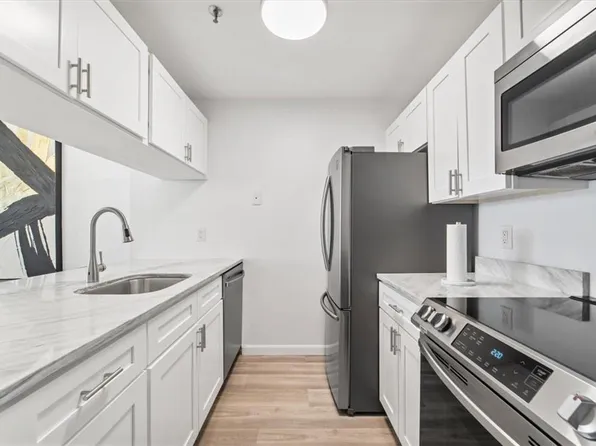 25 Rockledge Avenue #PH17, White Plains, NY 10601