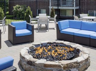 145 Essex Ave APT 407, Gloucester, MA 01930