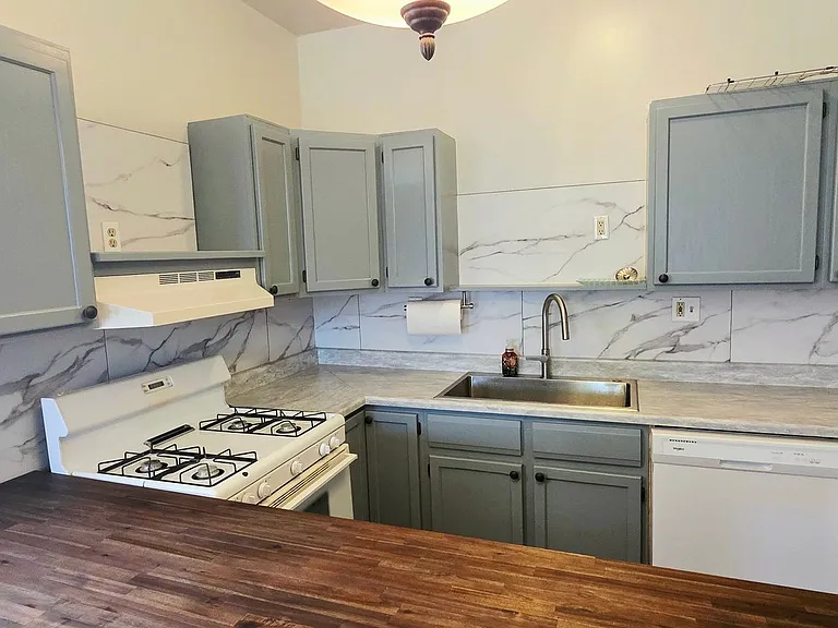 450 Bailey Ave — Photo 34
